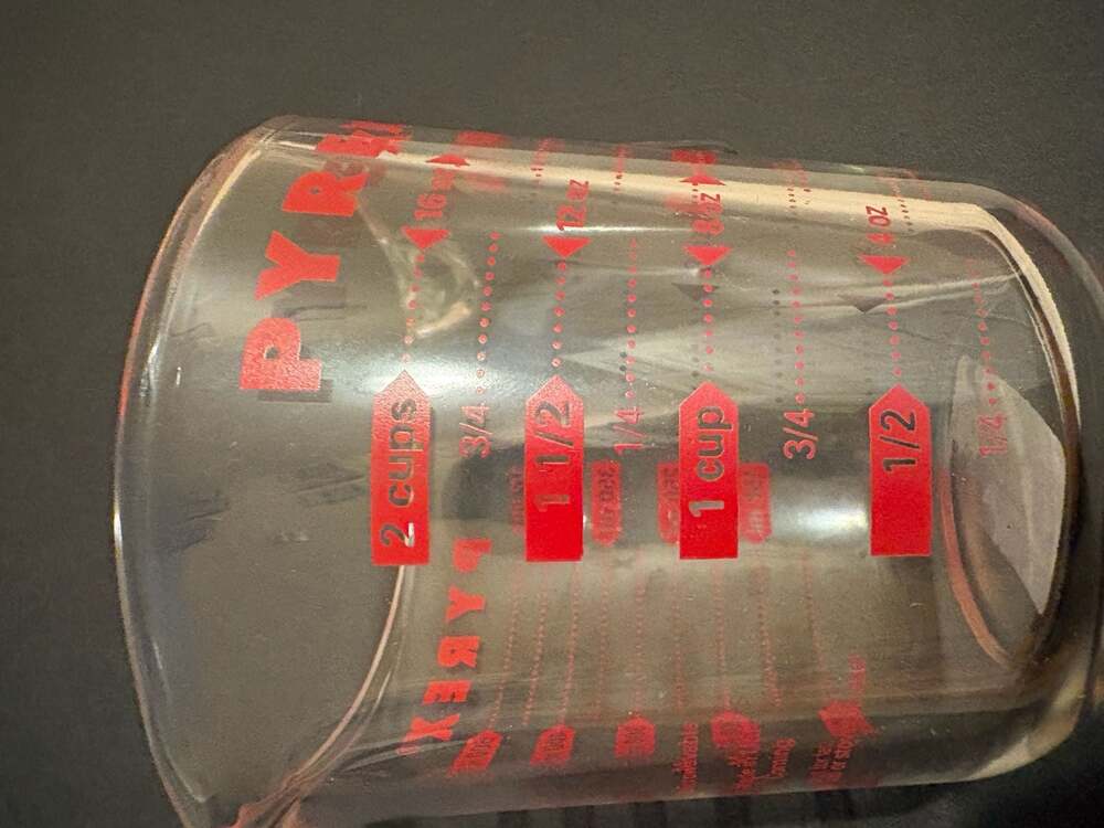 Vintage Pyrex 2 Cup Glass Measuring Cup with Red Lettering